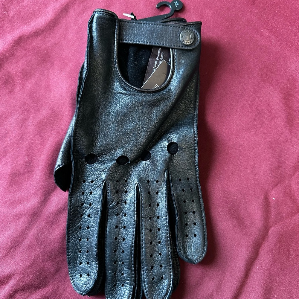 Black Brown 1826 Perforated Black Leather Gloves - Picture 2 of 5
